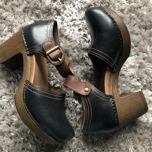 Dansko “Darlene” clogs/ platform